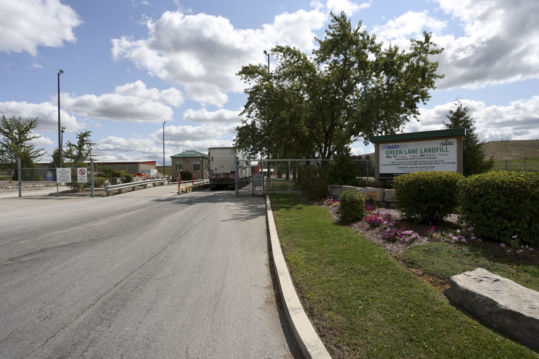 Green lane entrance.JPG